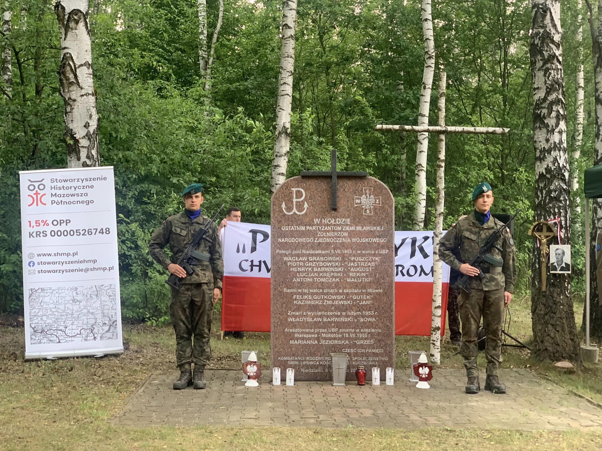 Zaproszenie na uroczystość ku czci dowódcy ostatniego oddziału NZW por. Wacława Grabowskiego „Puszczyka”