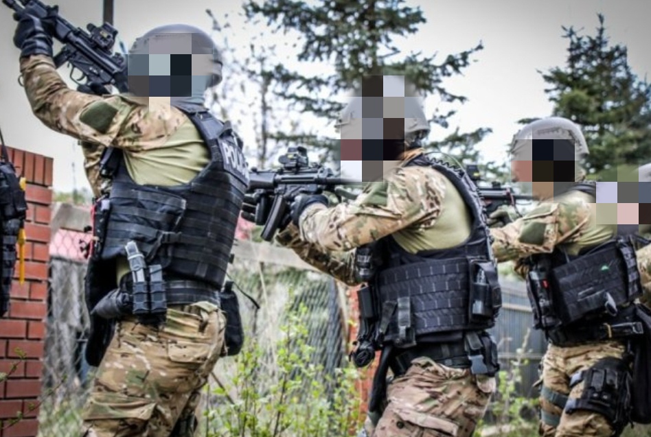 Udana akcja antyterrorystów w Mławie. Jedna osoba została zatrzymana