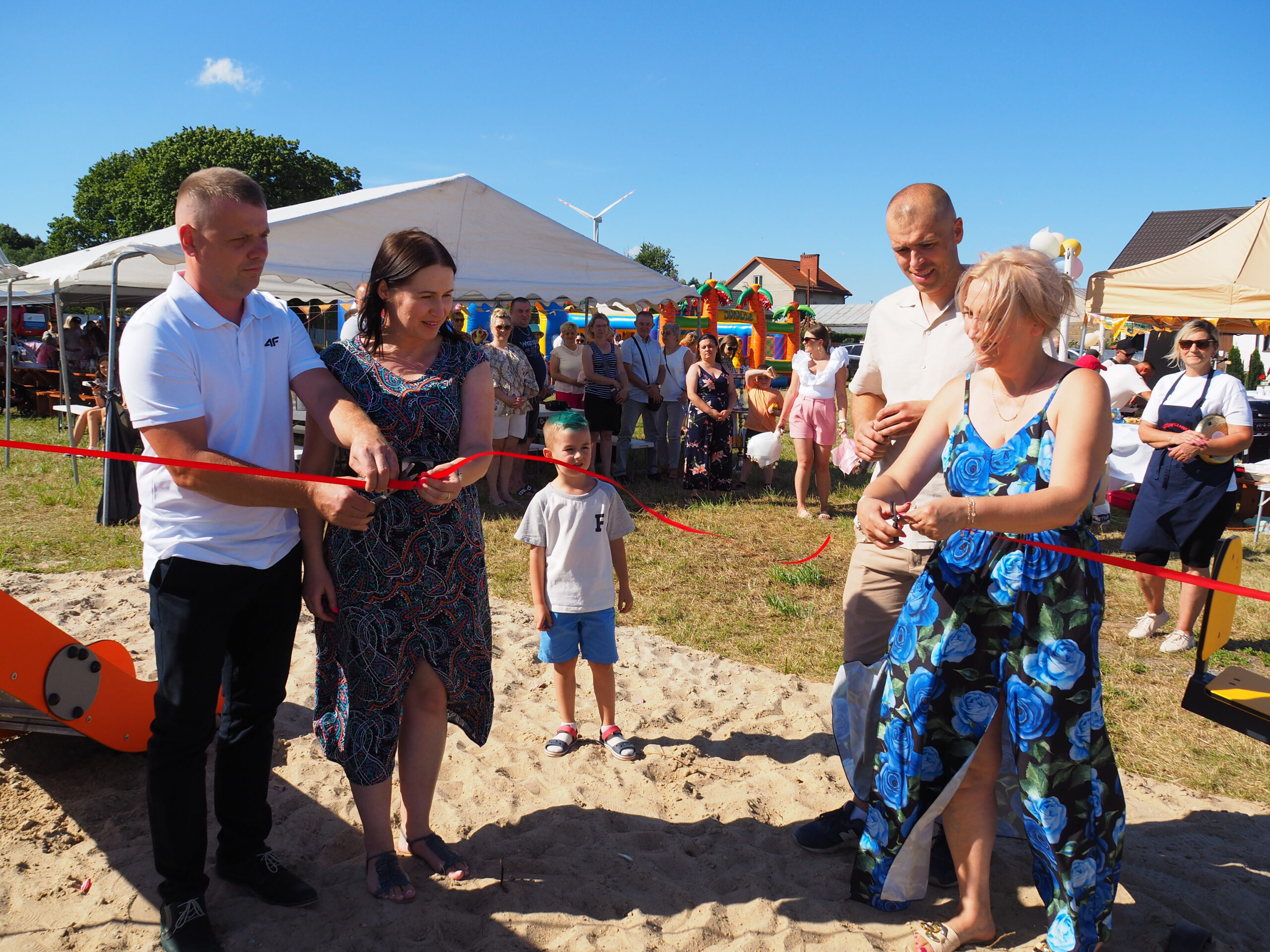 Piknik Rodzinny i otwarcie placu zabaw w Szydłówku [FOTORELACJA]