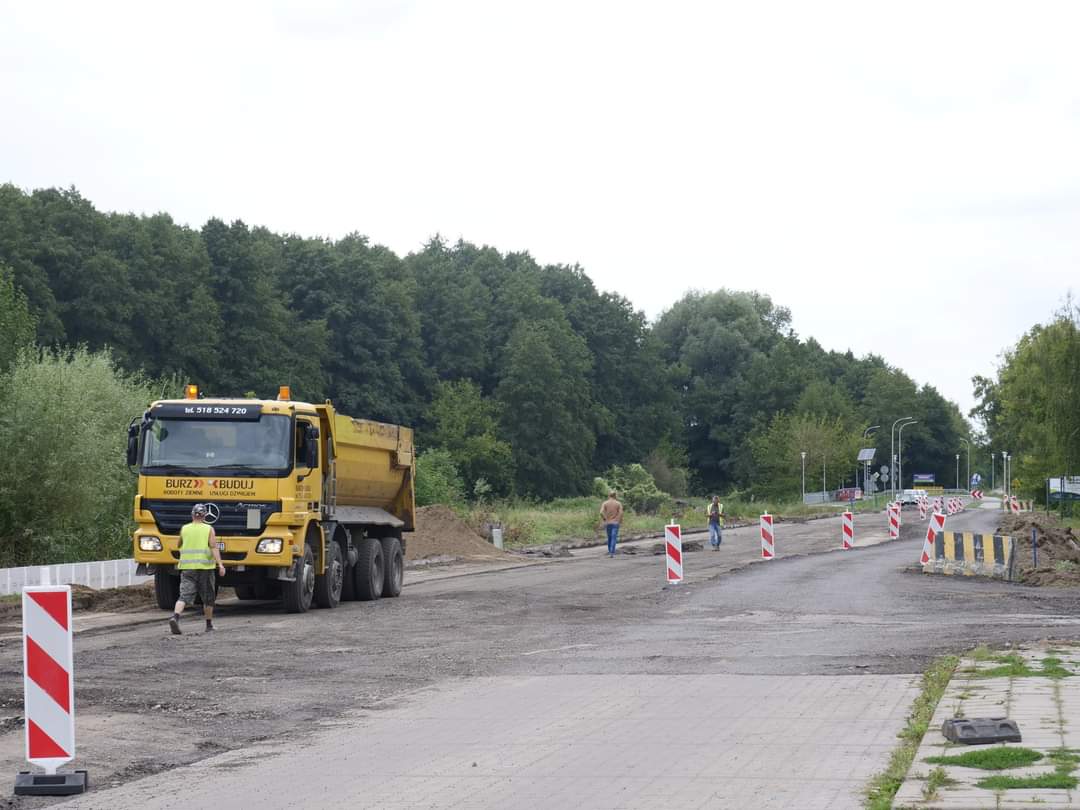 Trwa przebudowa ulicy  Płockiej w Mławie