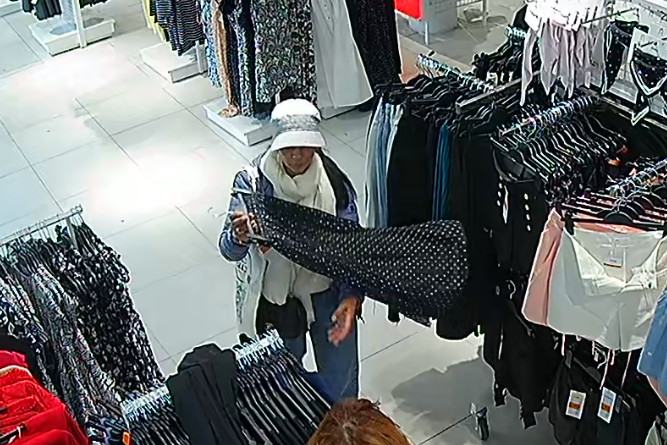 Ukradła starszej kobiecie 1500 zł. Złodziejkę zarejestrowała kamera