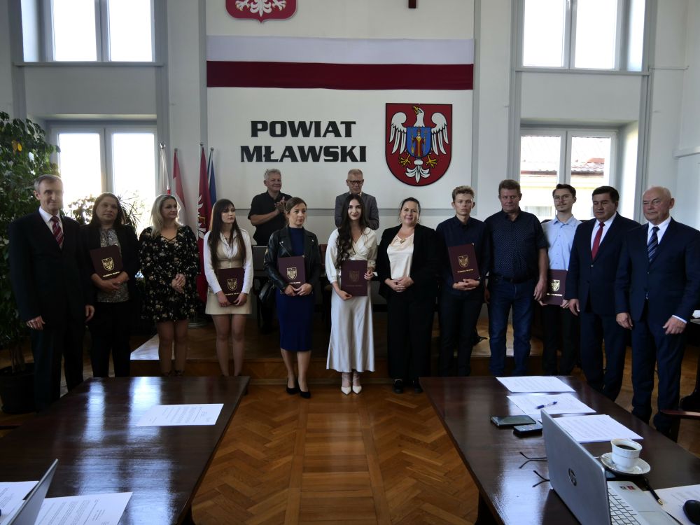 Najlepsi maturzyści nagrodzeni przez starostę [ZDJĘCIA]