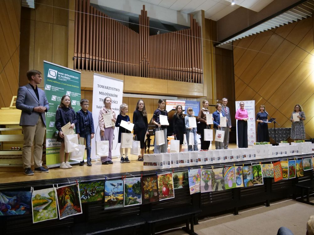 Podsumowanie konkursu plastycznego i muzyczna uczta