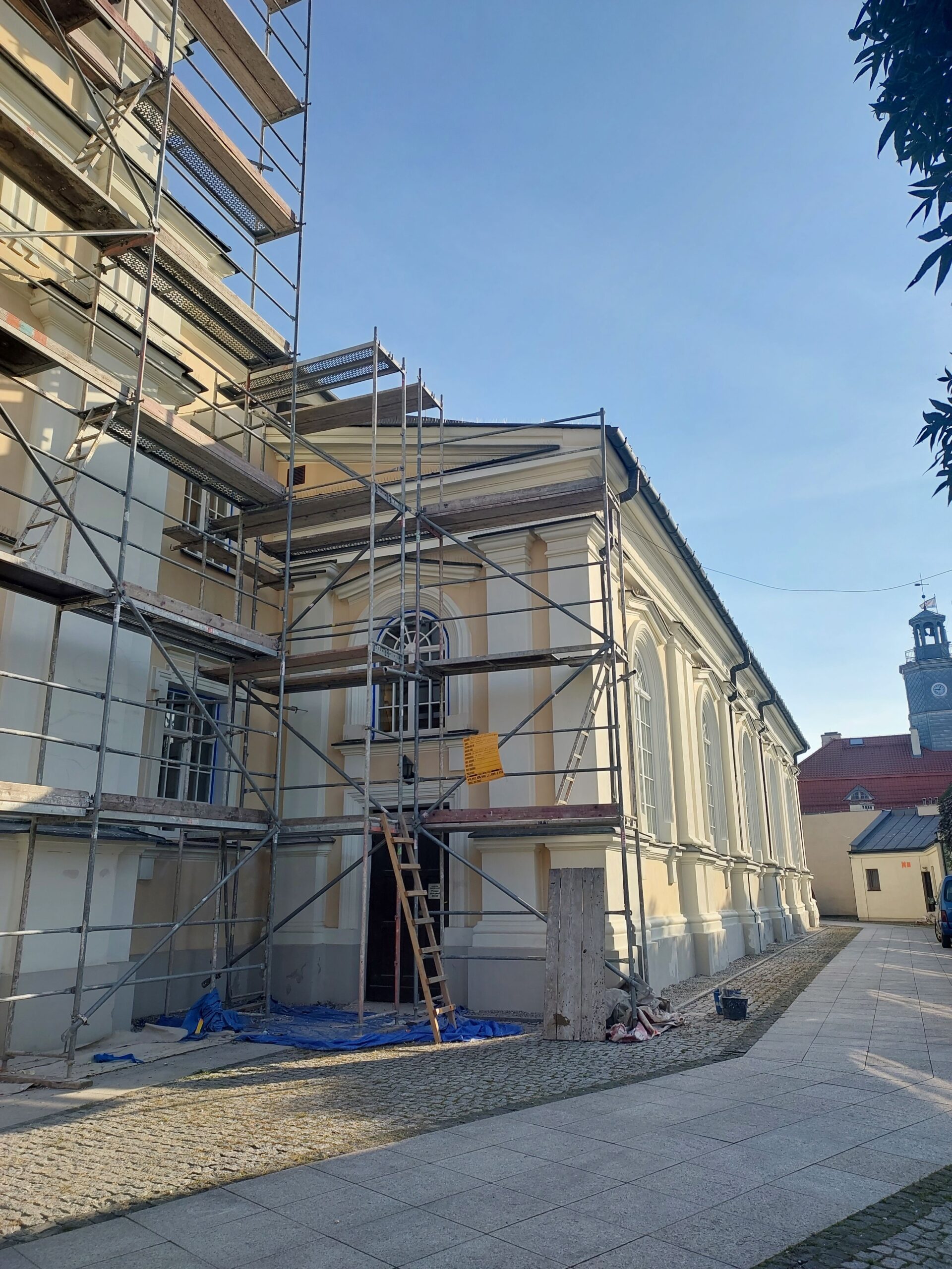 Trwają prace w zabytkowym kościele pw. Świętej Trójcy w Mławie