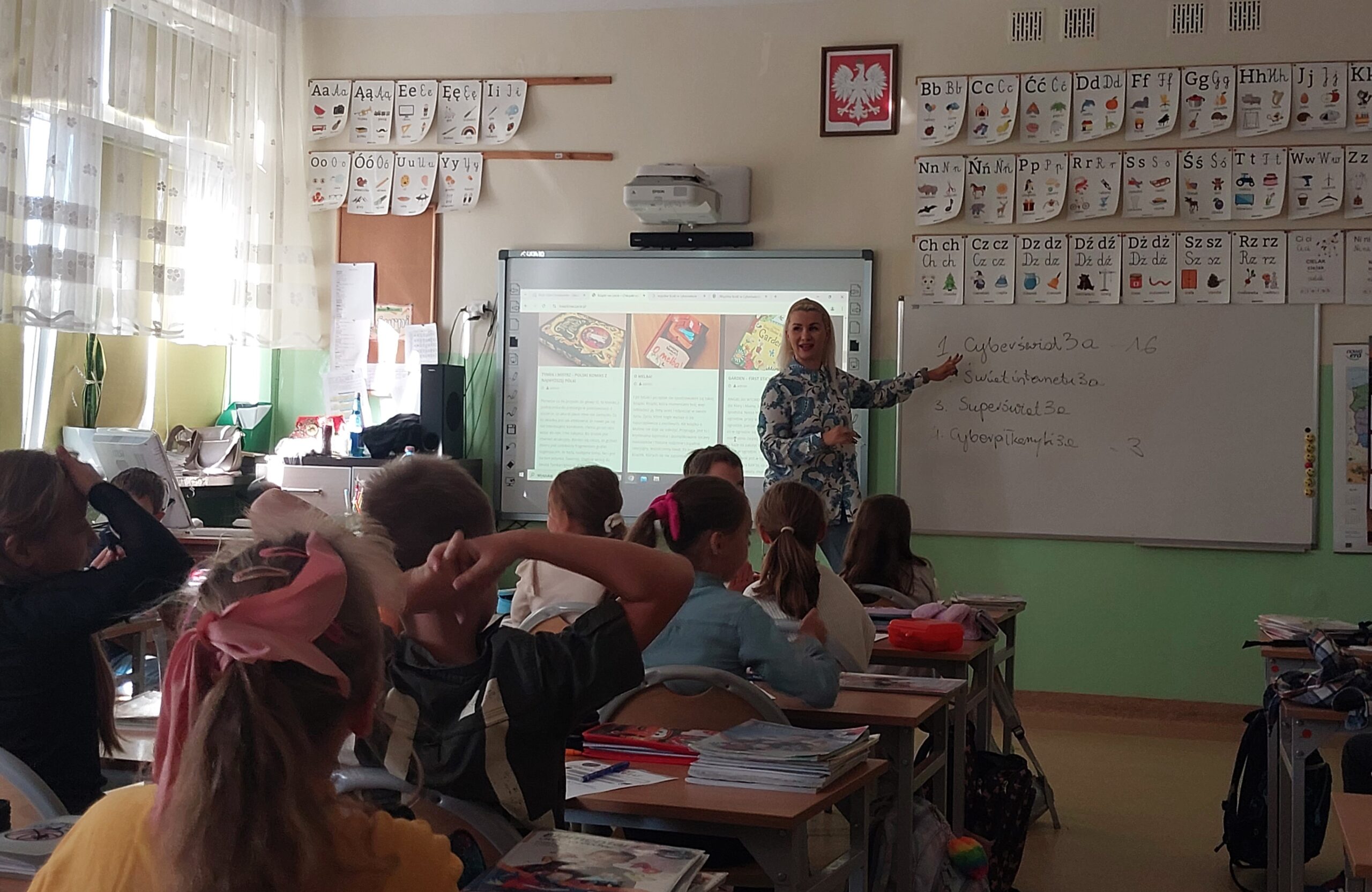 „Wspólne kroki w Cyberświecie” – program profilaktyczny dla klas III