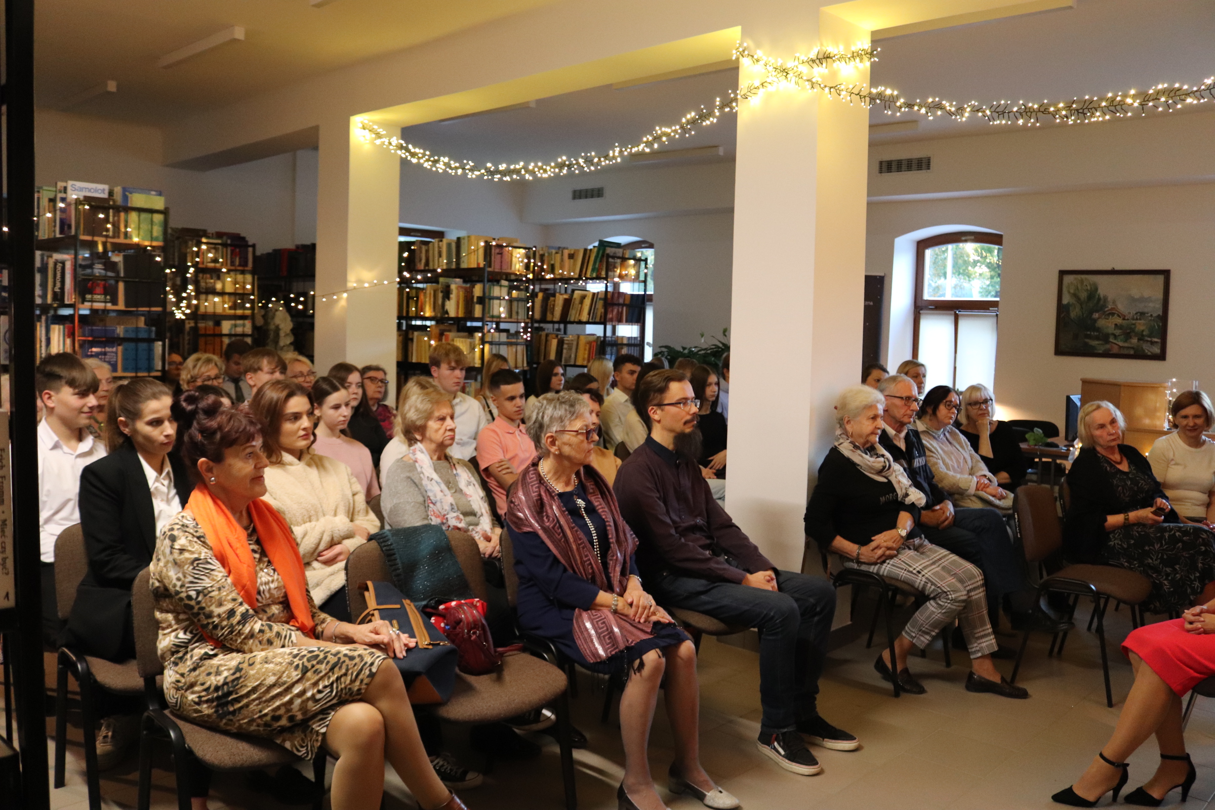 Noc Bibliotek w Mławie. Atrakcje dla dorosłych i dla dzieci [GALERIA]