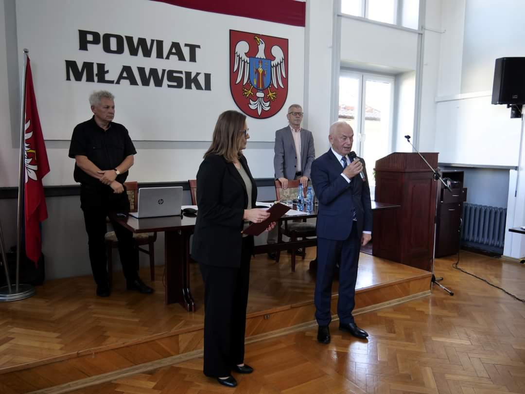 Ślubowanie i zaprzysiężenie nowej radnej Powiatu Mławskiego