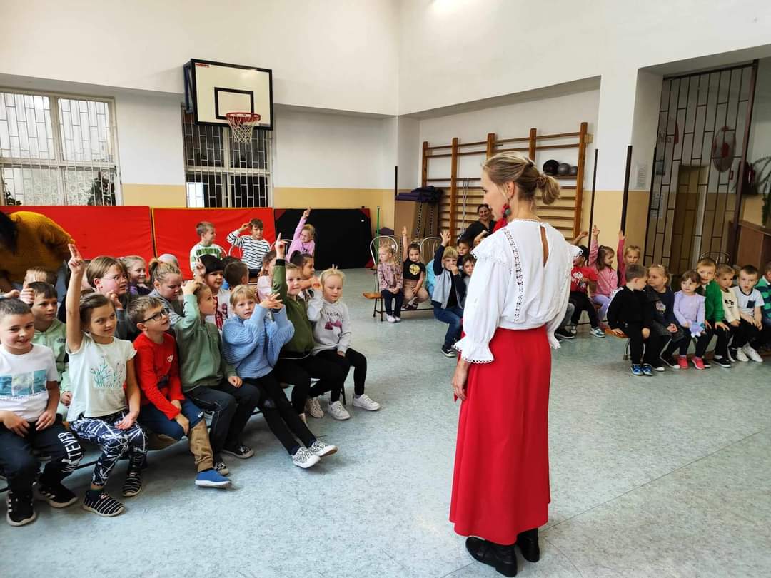 Warsztaty pieśni weselnych z Mazowsza Północnego w dębskiej podstawówce [GALERIA]