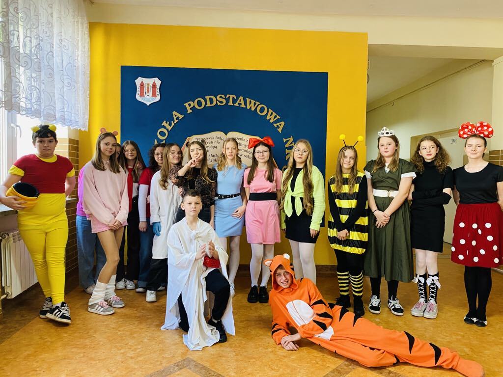 Światowy Dzień Bajek w Szkole Podstawowej nr 3 w Mławie [GALERIA]
