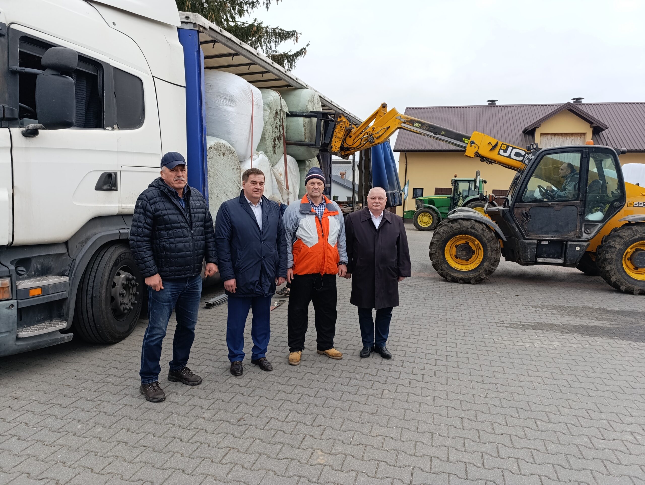 Razem niesiemy pomoc. Wsparcie rolników z powiatu mławskiego dla ofiar powodzi