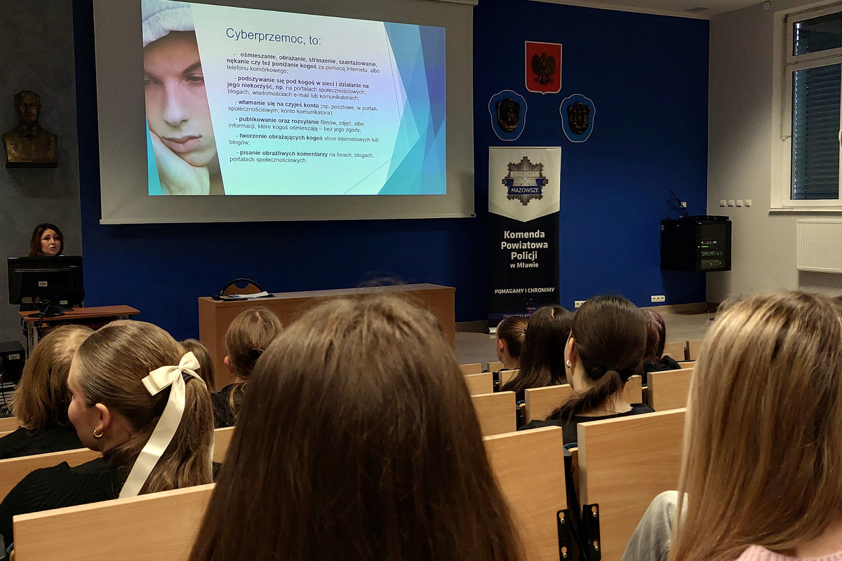 Debata z młodzieżą o problemie hejtu i cyberprzemocy