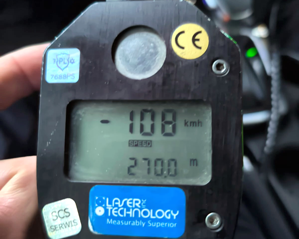 Pirat drogowy zatrzymany w Turzy Małej.55-letni mławianin pędził przez wieś z prędkością 108 km/h