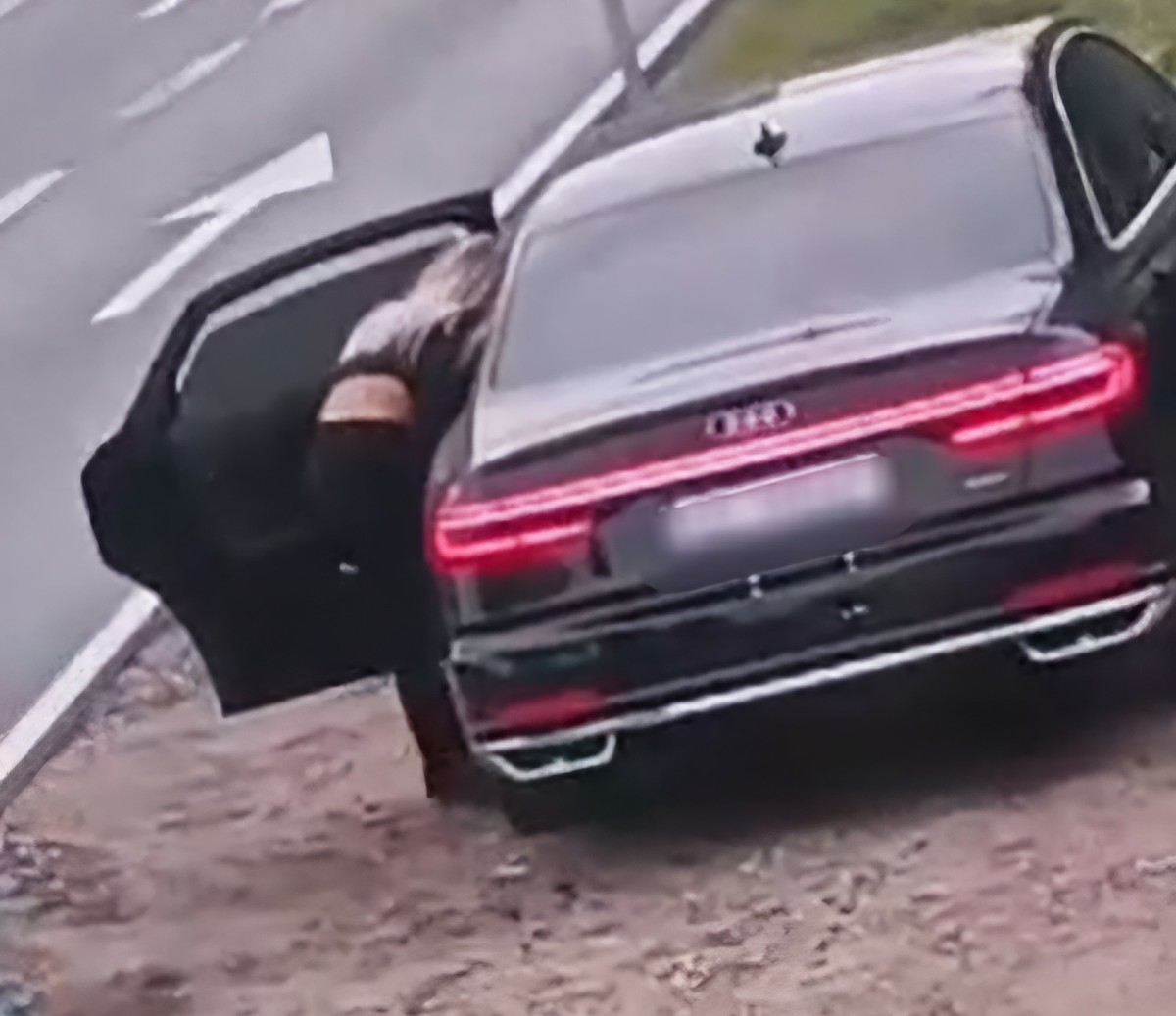 31-latka z Mławy ukarana mandatem za zaśmiecanie środowiska, bo … Wyrzucała śmieci w miejscowości Wymysły