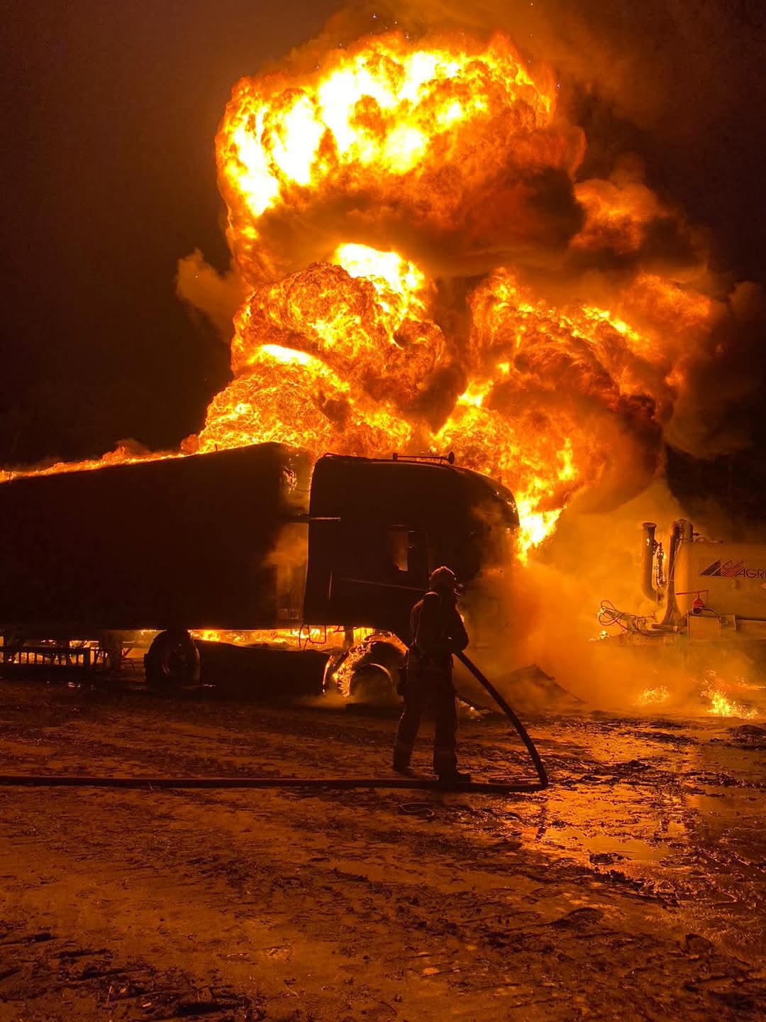Pożar ciągnika siodłowego w Ługach
