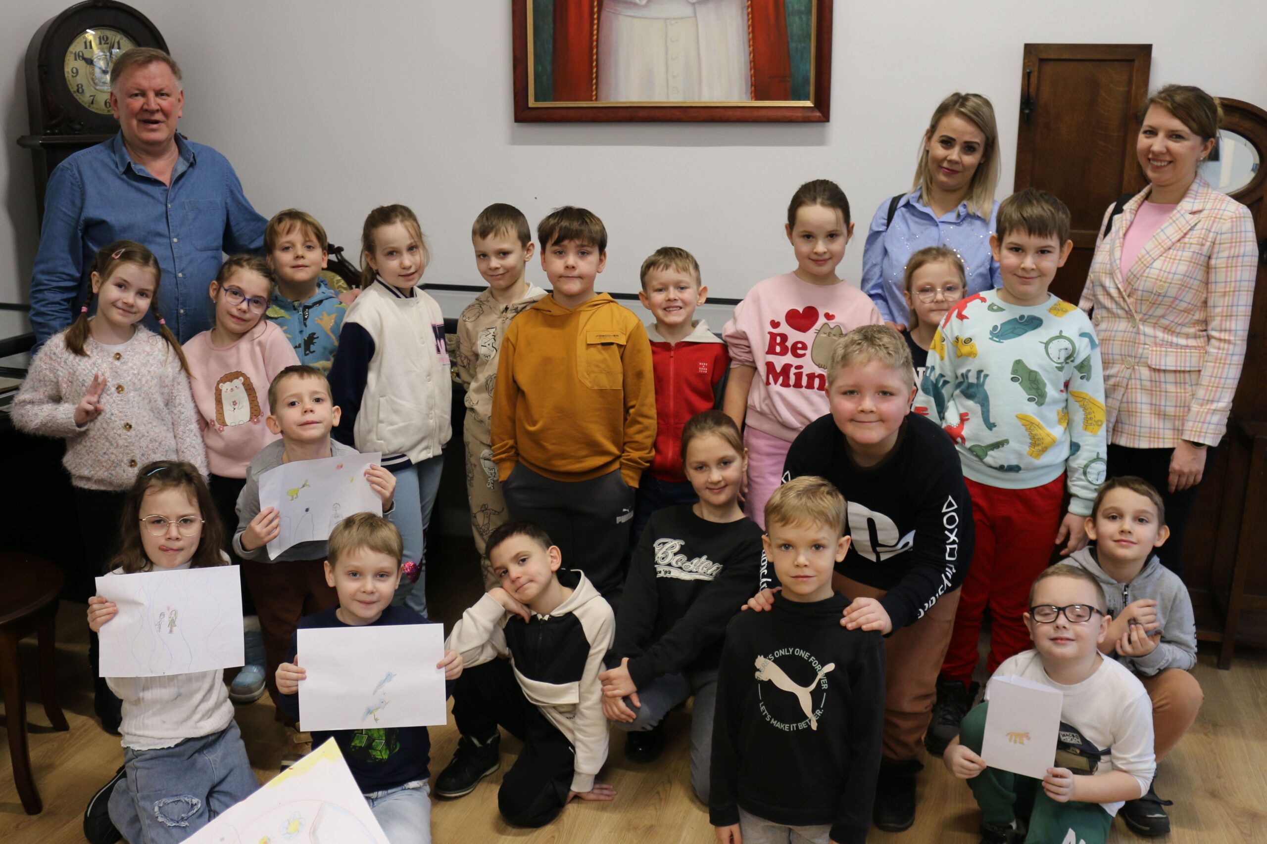 Warsztaty plastyczne ze Zdzisławem Kruszyńskim trwają. Mnóstwo twórczej radości!