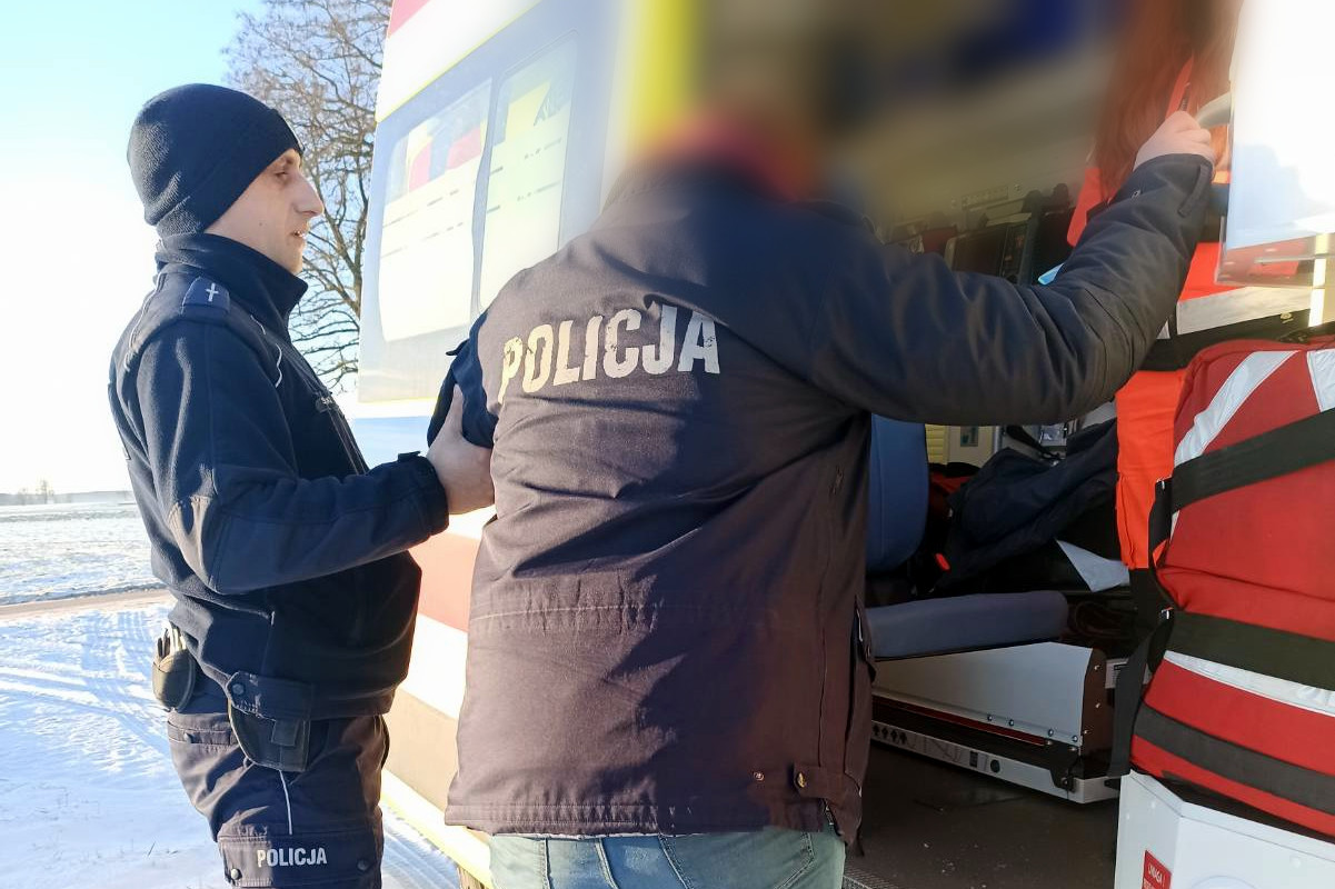 Szczęśliwe zakończenie poszukiwań 32-letniej kobiety. Dzielnicowi odnaleźli zaginioną kilka kilometrów od domu