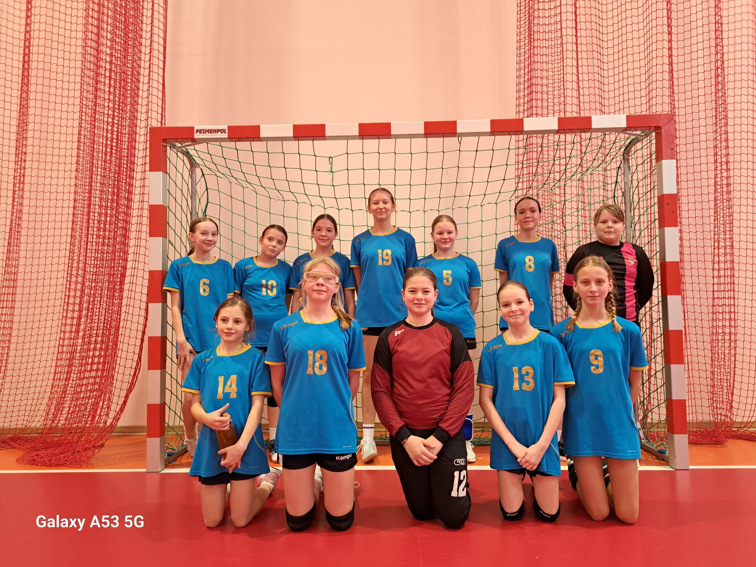 Udany turniej piłkarek ręcznych Zawkrza