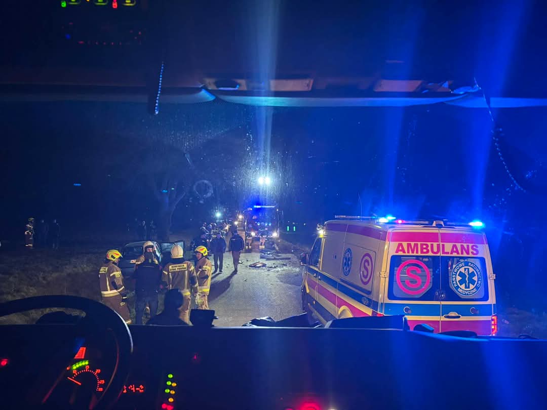 Zderzenie osobówki i ciągnika rolniczego