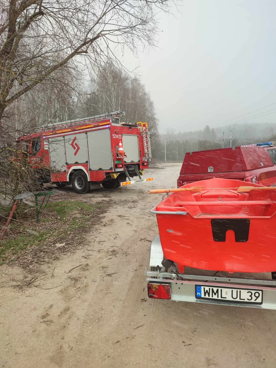 Na Zalewie Ruda pod mężczyzną zarwał się lód