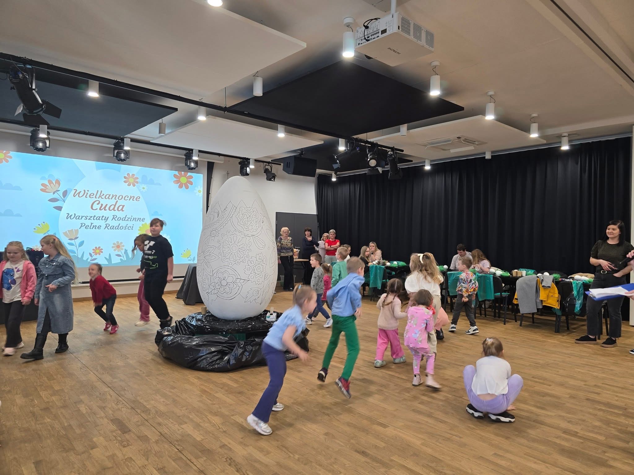 Rodzinne warsztaty wielkanocne w MDK – radość, kreatywność i świąteczna magia!