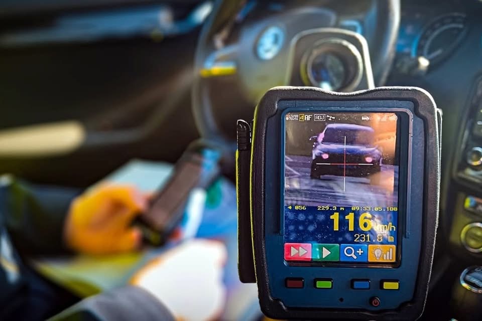 Jechali z prędkością 116 km/h w terenie zabudowanym – stracili prawo jazdy