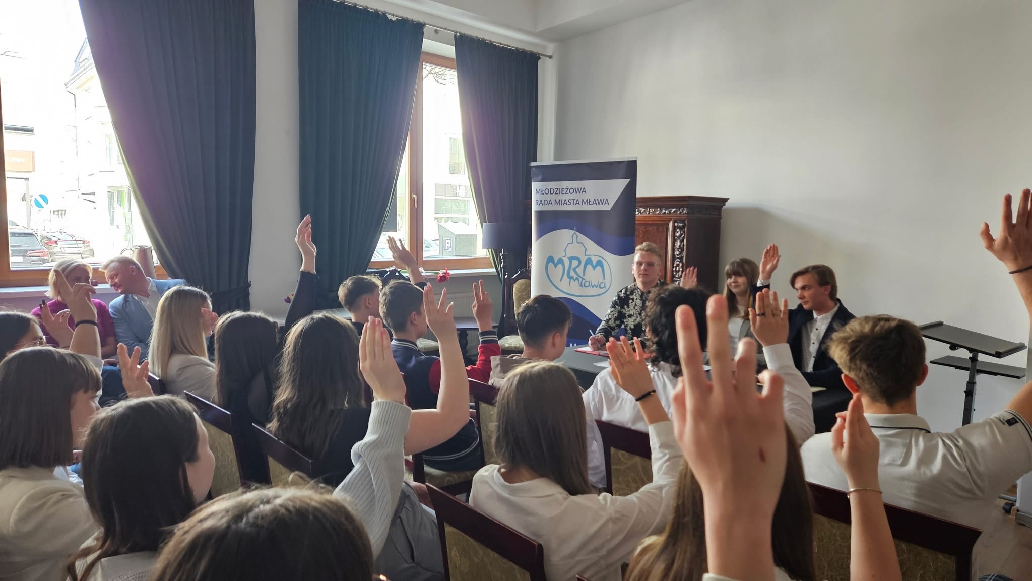 XI sesja Młodzieżowej Rady Miasta Mława: młodzież zabiera głos w sprawach ważnych dla lokalnej społeczności