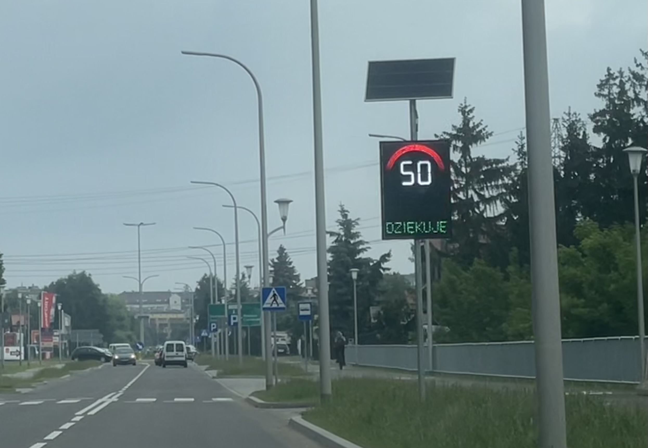 Nowoczesne radary edukacyjne w Mławie – więcej uśmiechów, mniej wykroczeń?