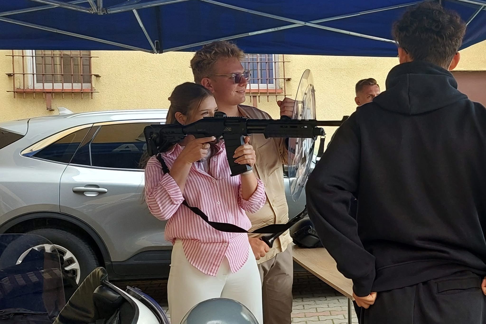 Dzień otwarty w Komendzie Powiatowej Policji w Mławie – 120 osób poznało kulisy policyjnej służby