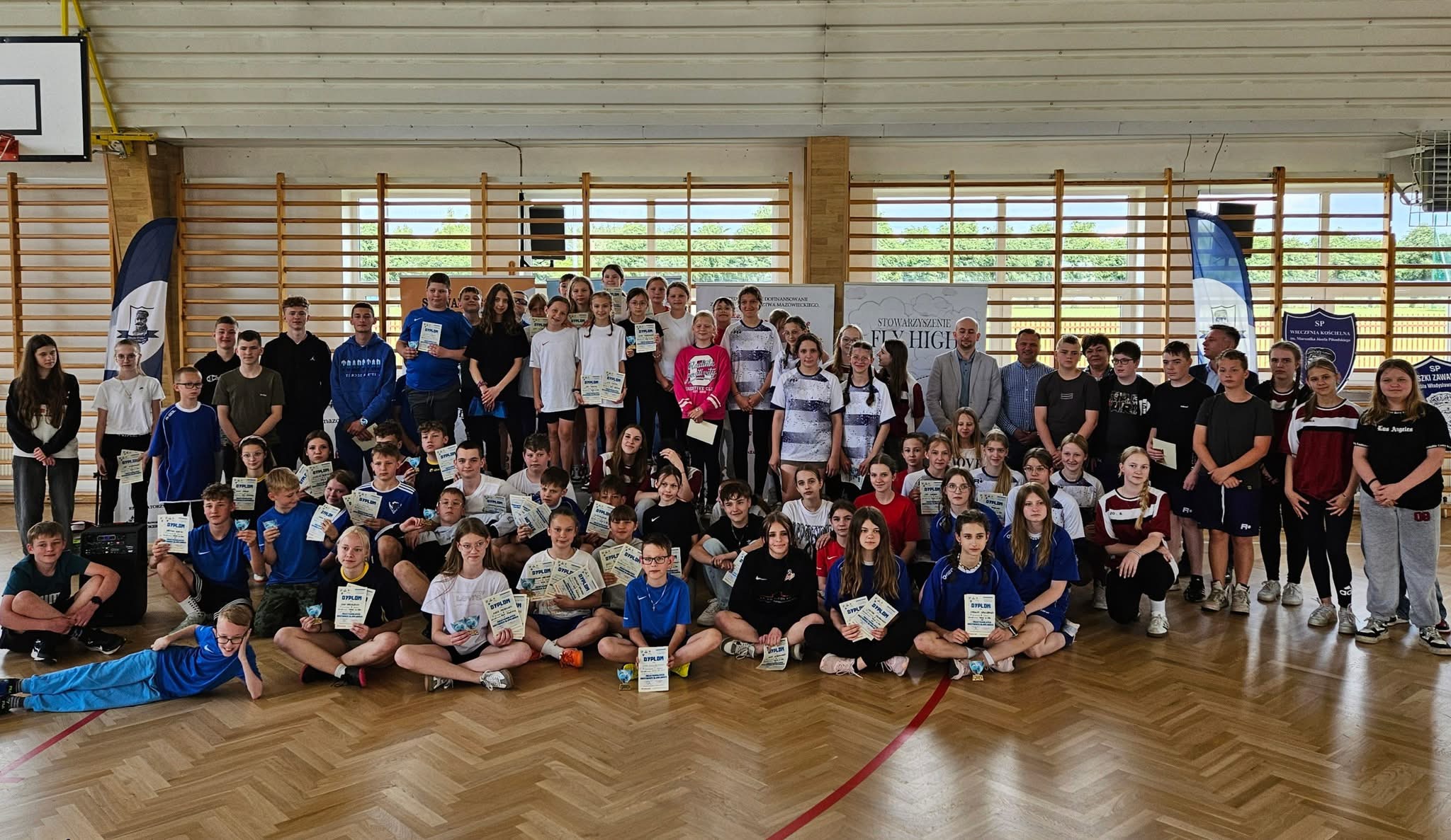 Międzyszkolne Igrzyska Olimpijskie w Wieczfni Kościelnej – rywalizacja, radość i sportowy duch fair play 