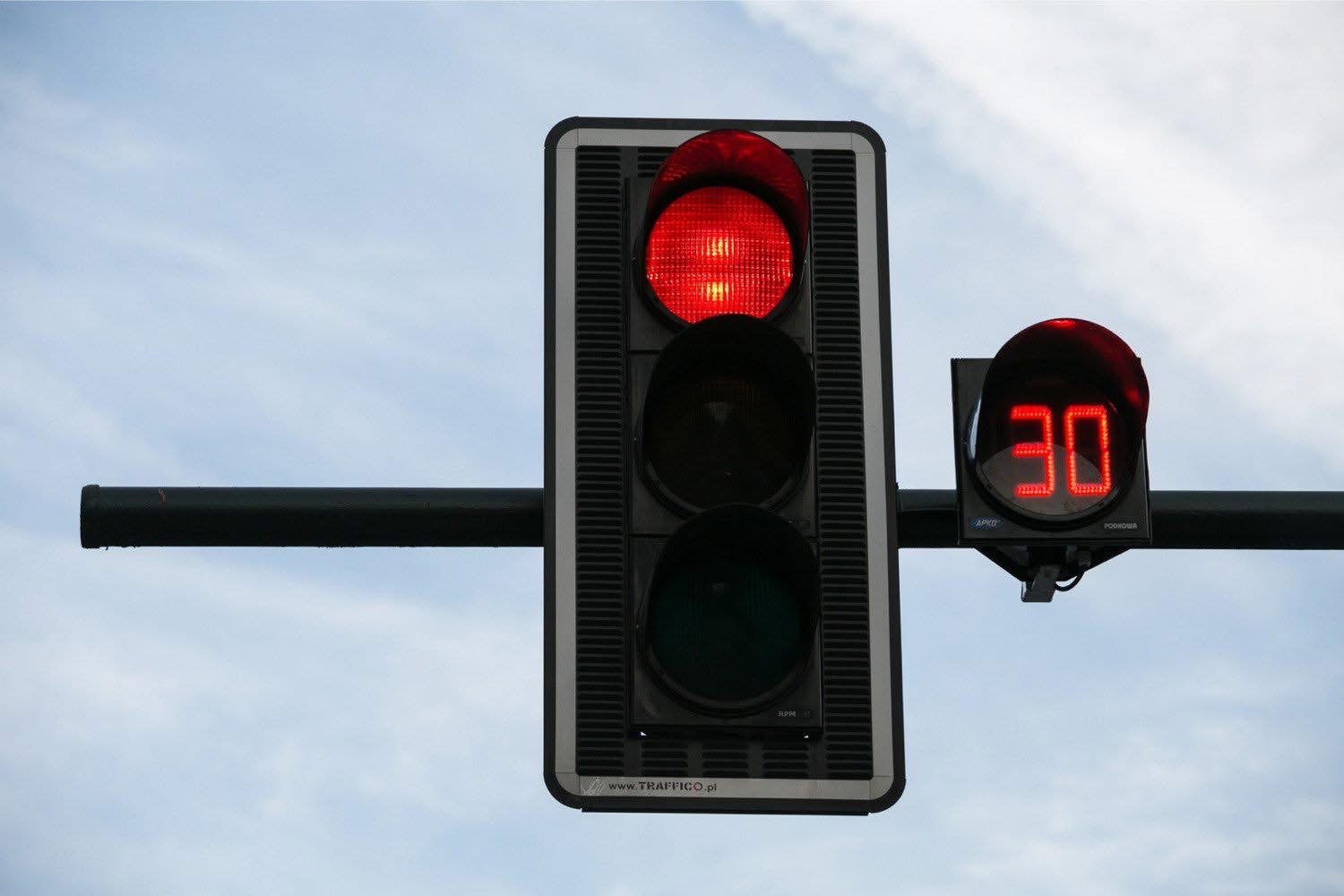 Sekundniki na skrzyżowaniach w Mławie? Taki pomysł trafił do ratusza