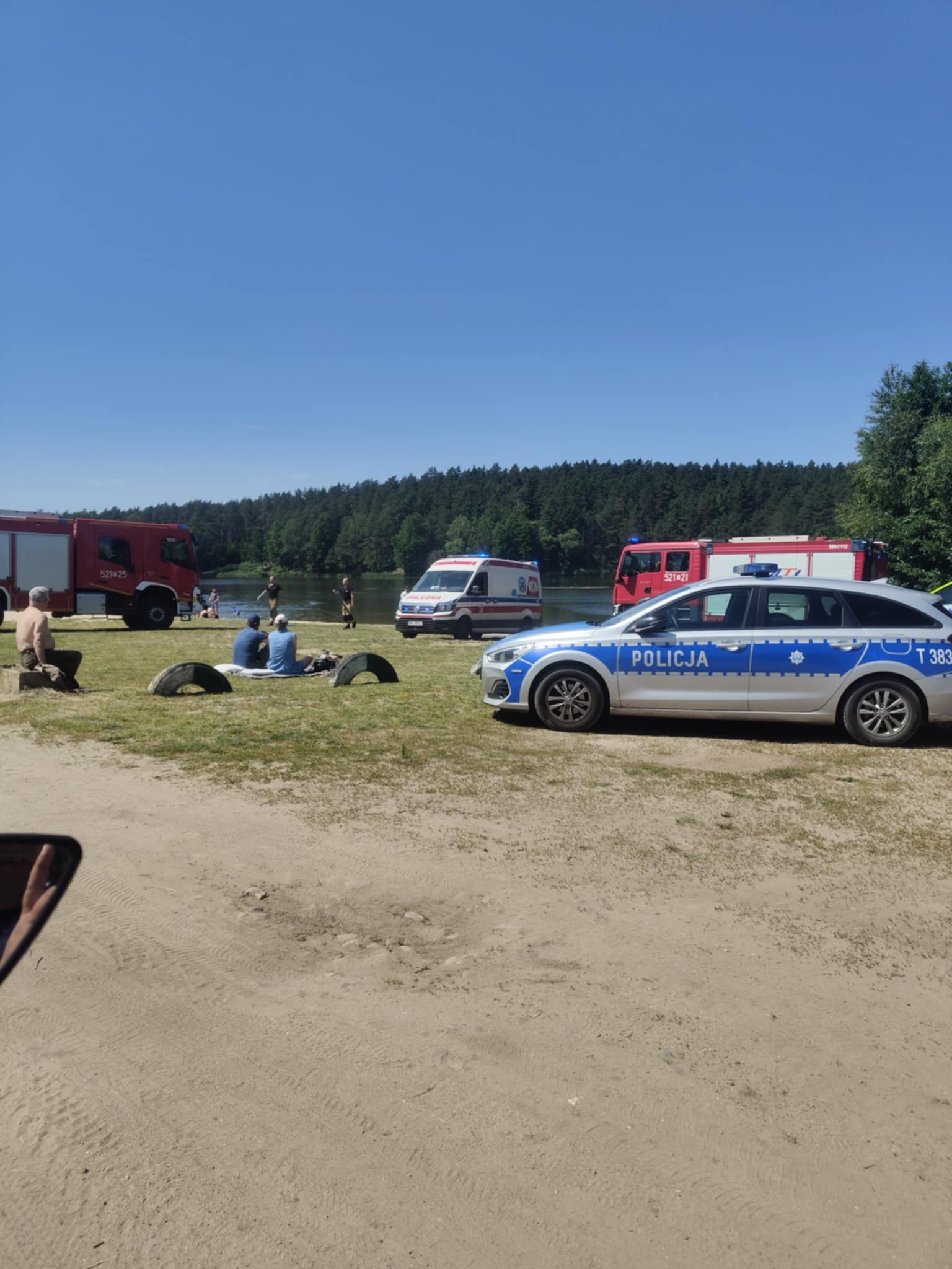 Z OSTATNIEJ CHWILI – DRAMAT NAD ZALEWEM RUDA. CHŁOPAK TOPIŁ SIĘ, ZOSTAŁ URATOWANY 