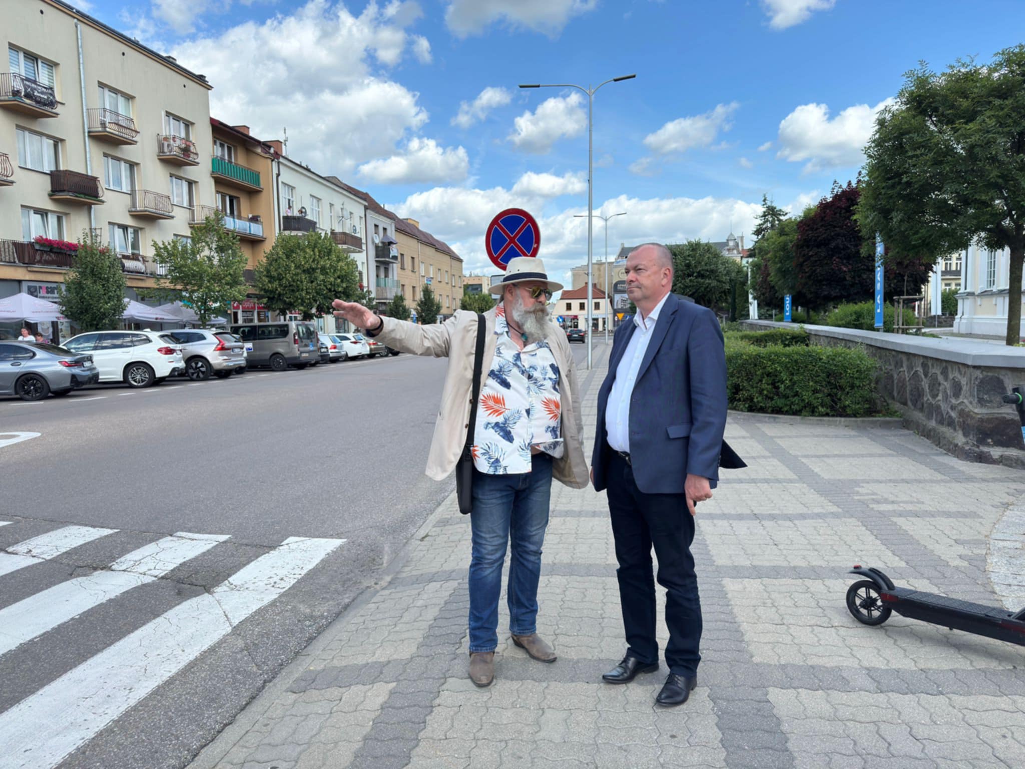 Wicemarszałek Wiesław Raboszuk z wizytą w Mławie. Spotkanie z pasjonatami lokalnej historii