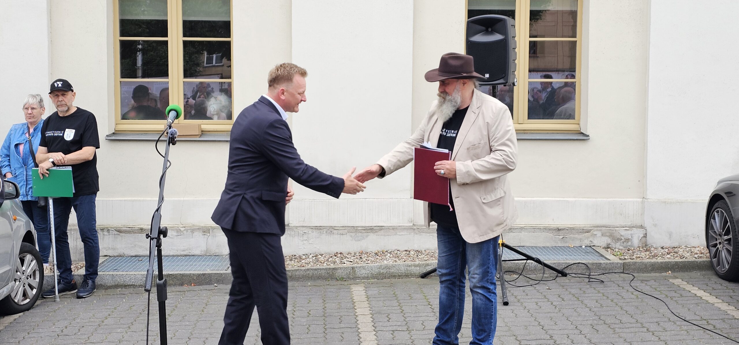 Mława – Postaciami zapisana” – wyjątkowa wystawa na Starym Rynku