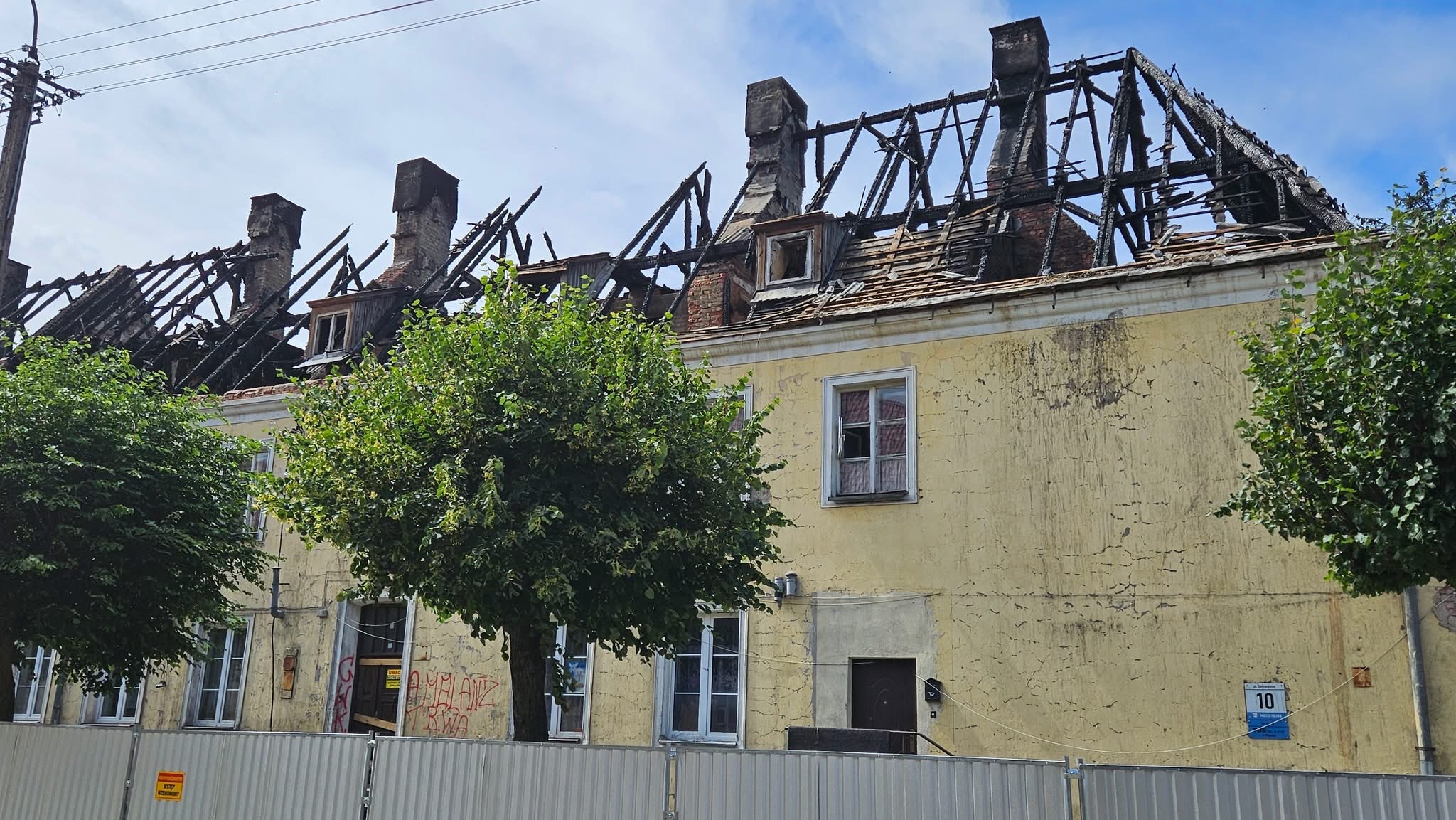 Opozycja przeciwko budowie żłobka i wsparciu pogorzelców