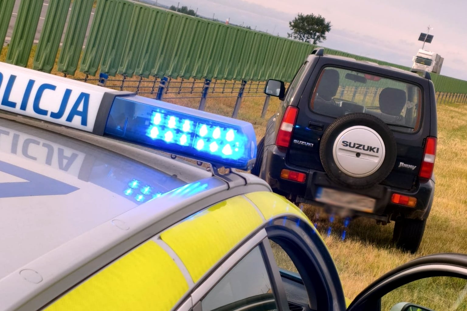 Pijany kierowca uciekał przed policją po S7! Miał ponad 3 promile! 