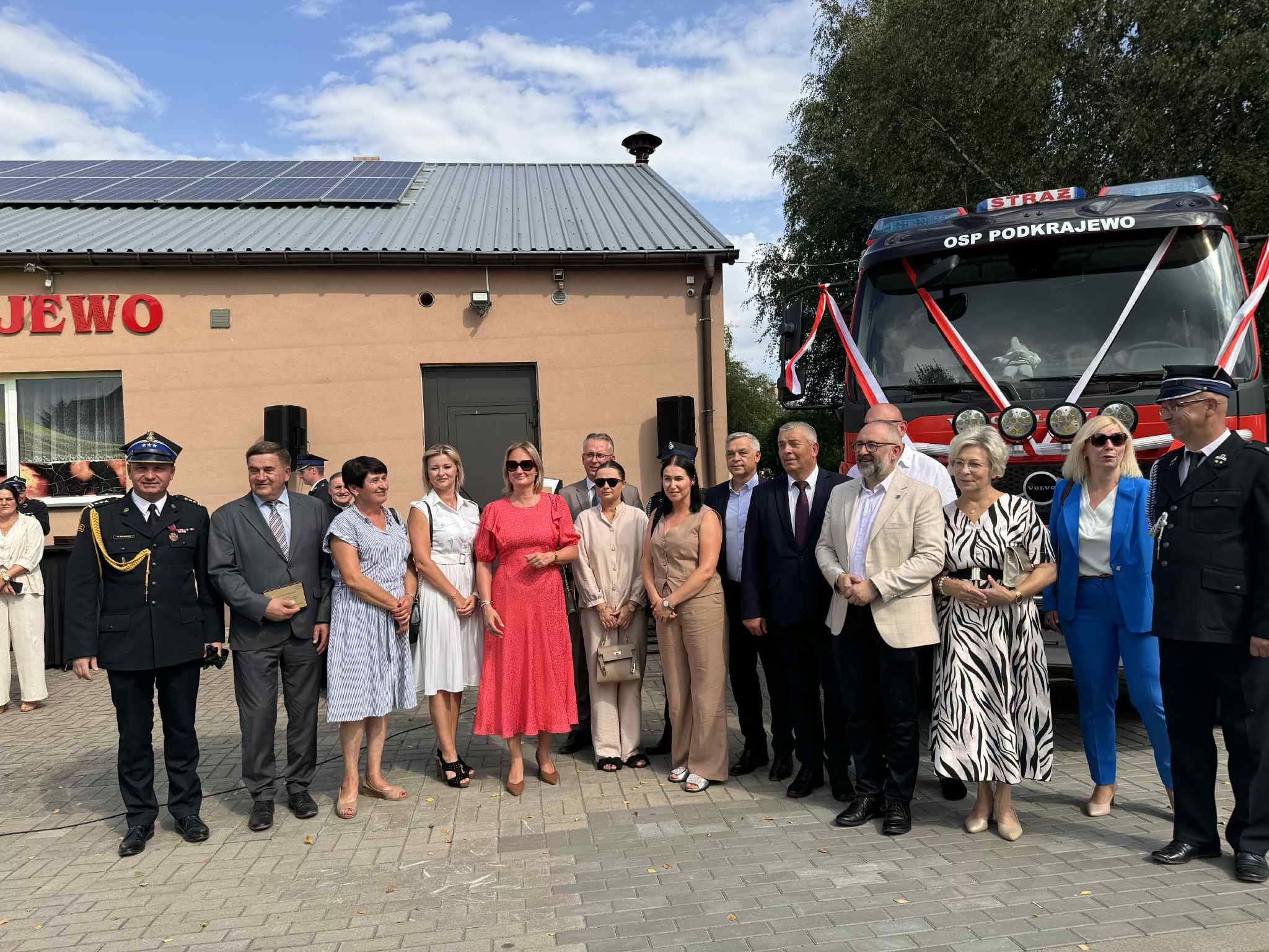 Nowy wóz strażacki dla OSP Podkrajewo – uroczyste przekazanie pojazdu