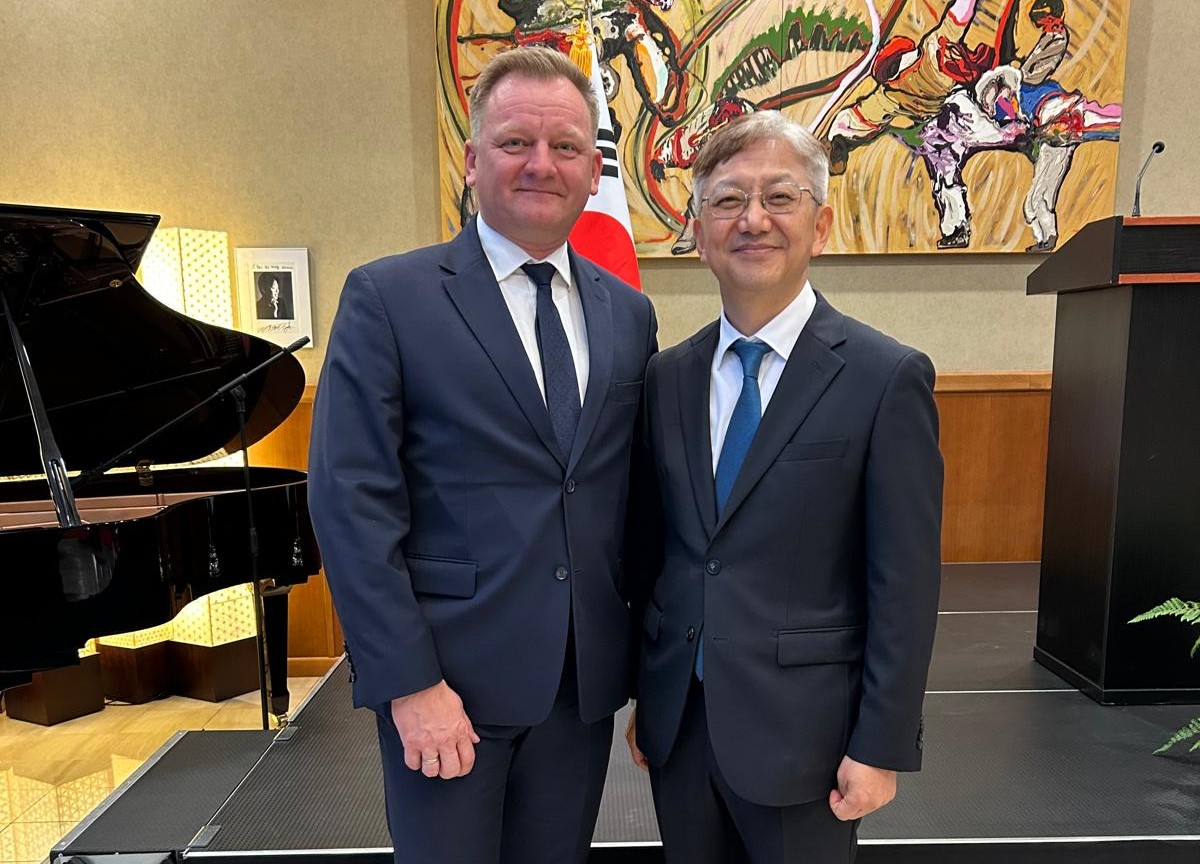 Burmistrz Mławy na uroczystościach w Ambasadzie Republiki Korei