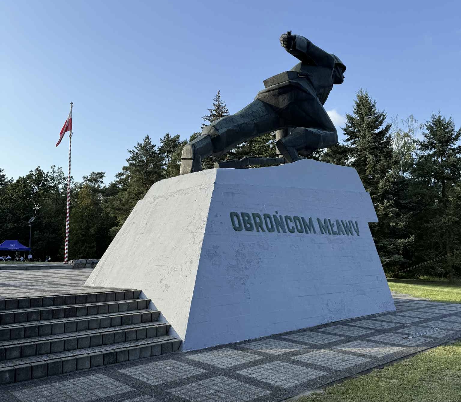 Waleczni żołnierze spod Mławy upamiętnieni – uroczystość w Uniszkach Zawadzkich