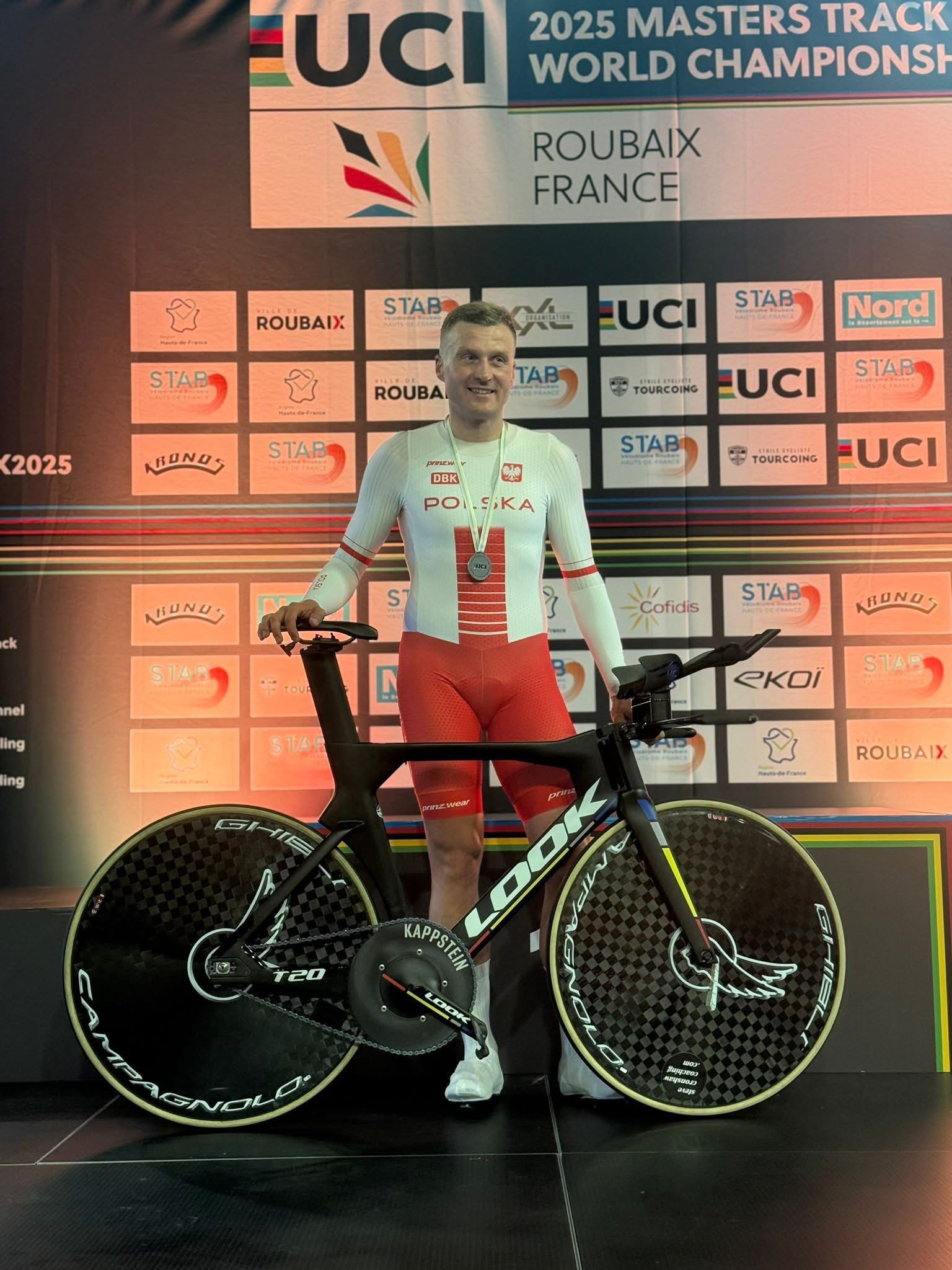 Adrian Świderski ze srebrnym medalem Mistrzostw Świata Masters w kolarstwie torowym!