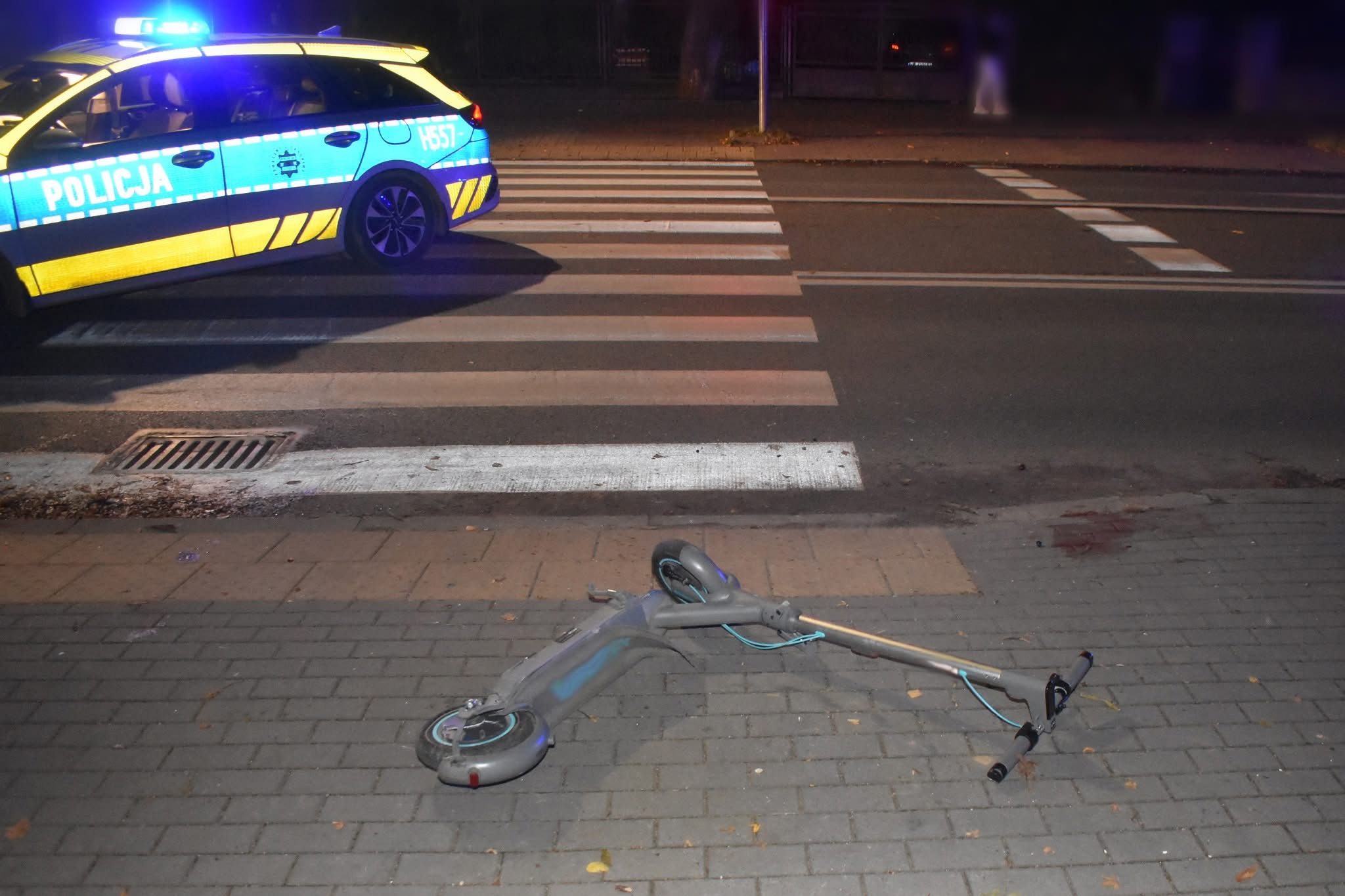 Poważny wypadek w Mławie! Hulajnoga na czerwonym, kierowca autobusu pijany