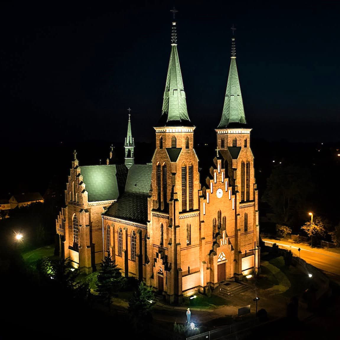 Nowa wystawa w Galerii „13” – Ściany Pełne Historii