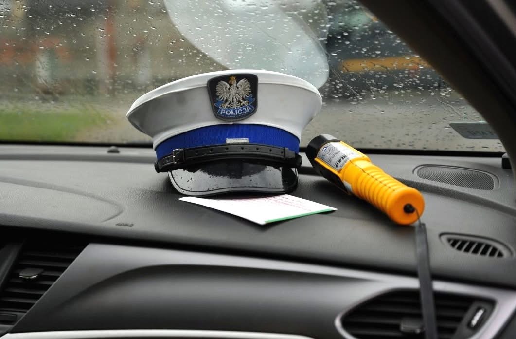 Pędził 88 km/h w terenie zabudowanym. Był pijany i bez prawa jazdy 