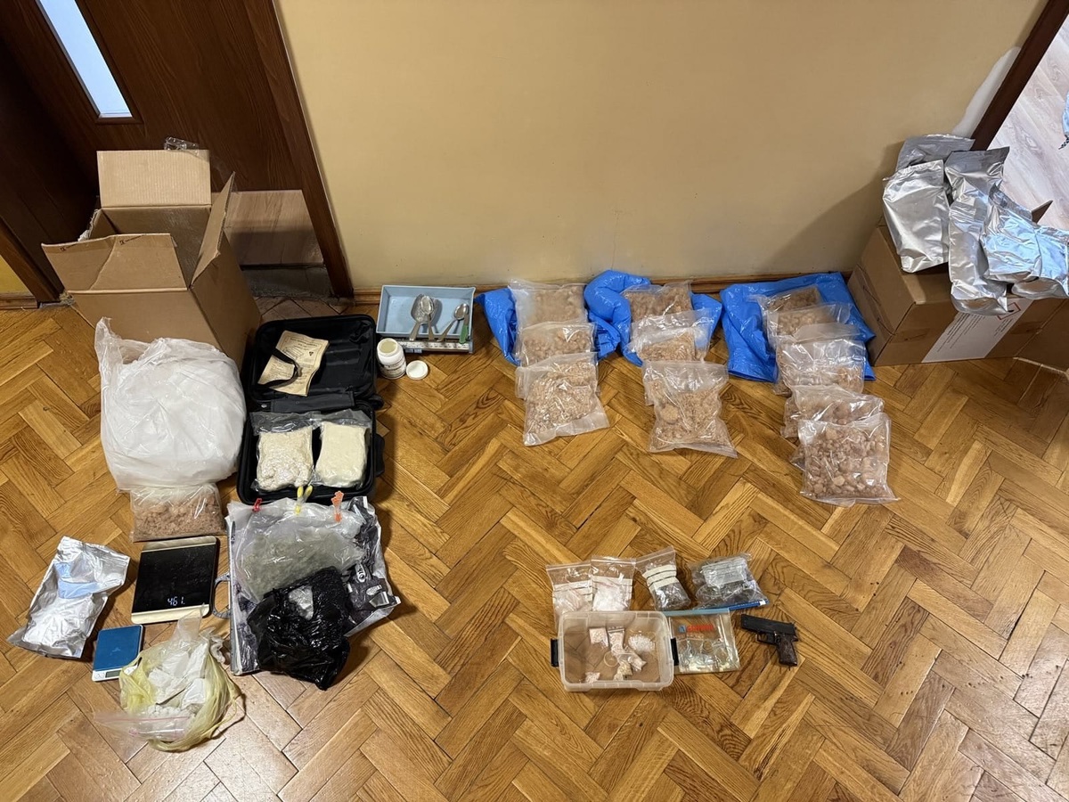 Policjanci zabezpieczyli narkotyki warte ponad milion złotych. 67- latek z powiatu mławskiego trafił do aresztu! 