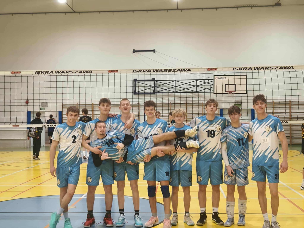 Rozgrywki seniorskie i juniorskie KS Zawkrze Mława – sportowe emocje na siatkarskich parkietach