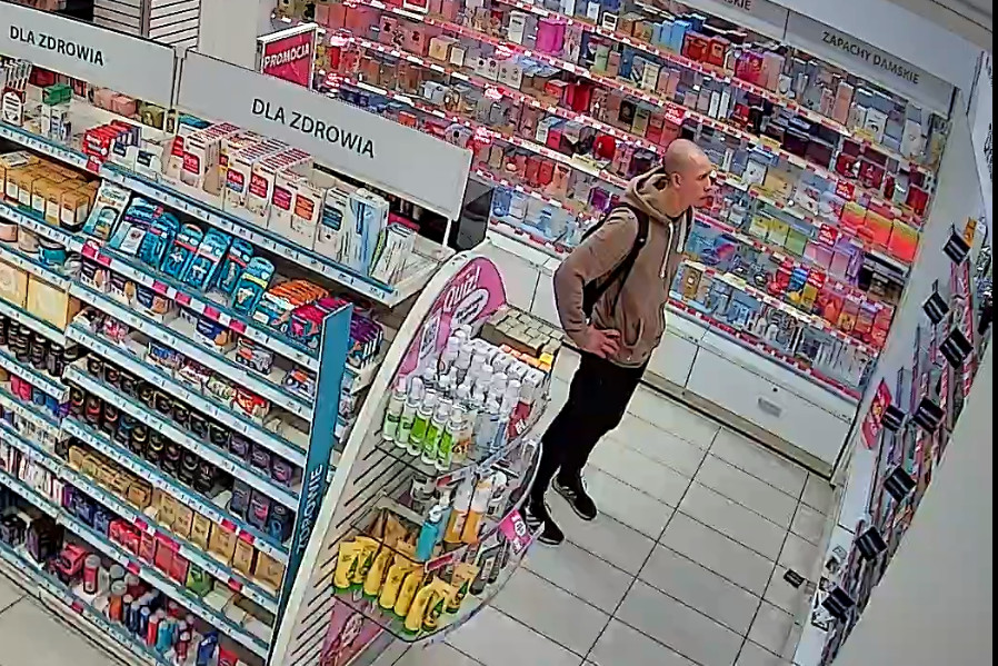 Ukradł perfumy za ponad 2000 zł. Szuka go mławska policja