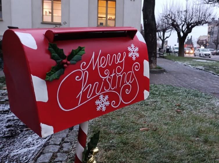 Magiczna skrzynka na listy do Mikołaja znów stanie przed mławskim ratuszem! 